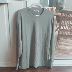 Uniqlo Grey Long Sleeve Tee Relaxed Fit